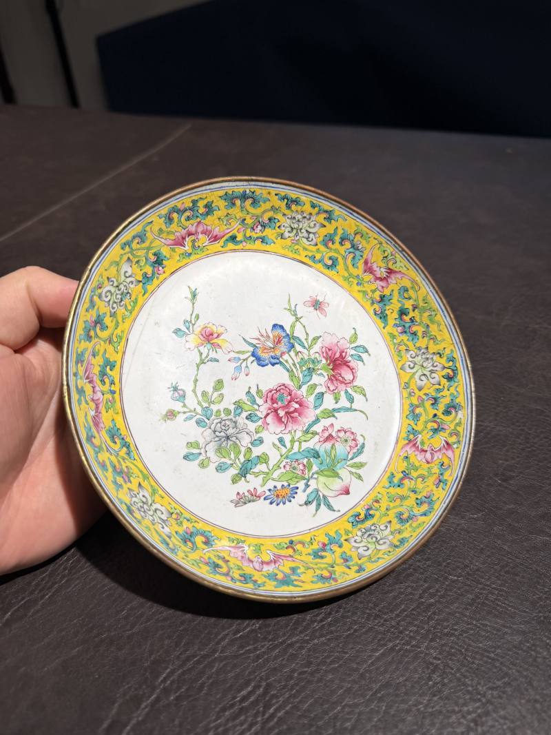 清乾隆 铜胎云龙花卉纹珐琅盘 - 图4