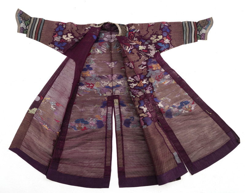 A dark red woven dragon robe for summer - 图3