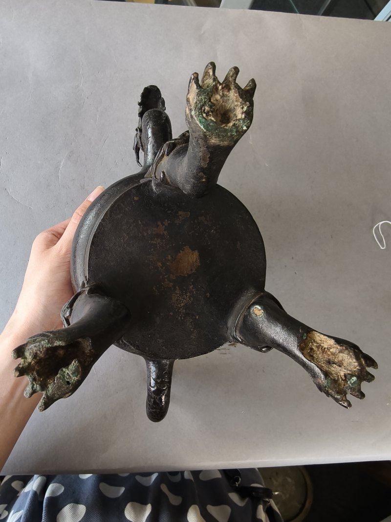 Ann unusual bronze censer on three feet with dragon handles - 图17