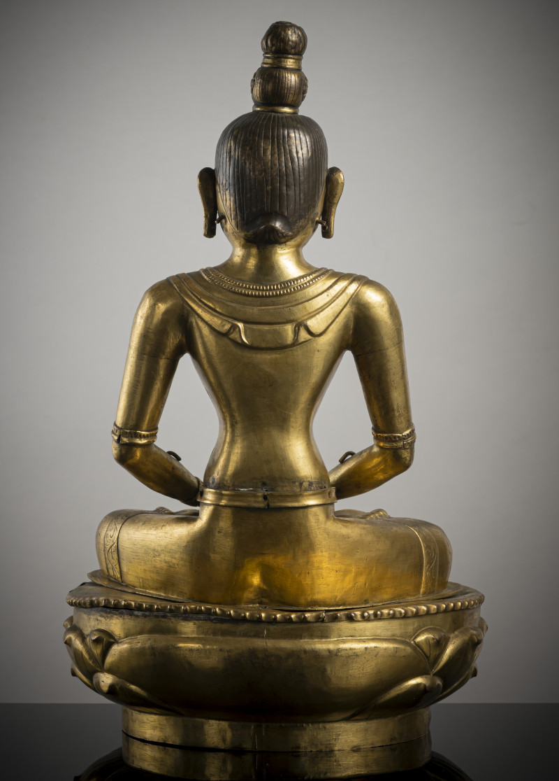 A gilt-repoussé figure of Amitayus - 图2