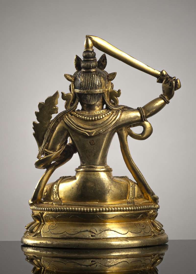 A GILT-BRONZE FIGURE OF MANJUSHRI - 图2