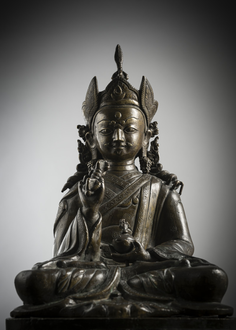 A BRONZE FIGURE OF PADMASAMBHAVA - 图5