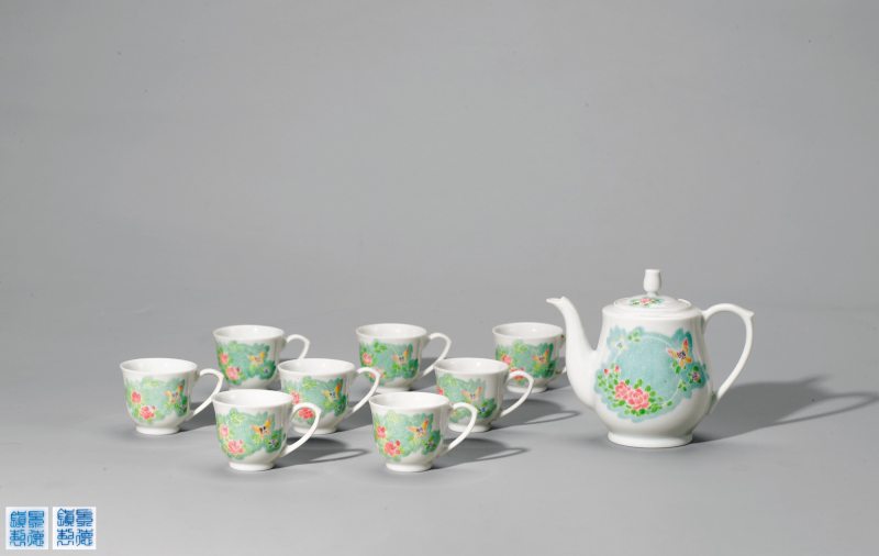 60年代·釉中彩高白泥蝶恋花茶具（一套九件）