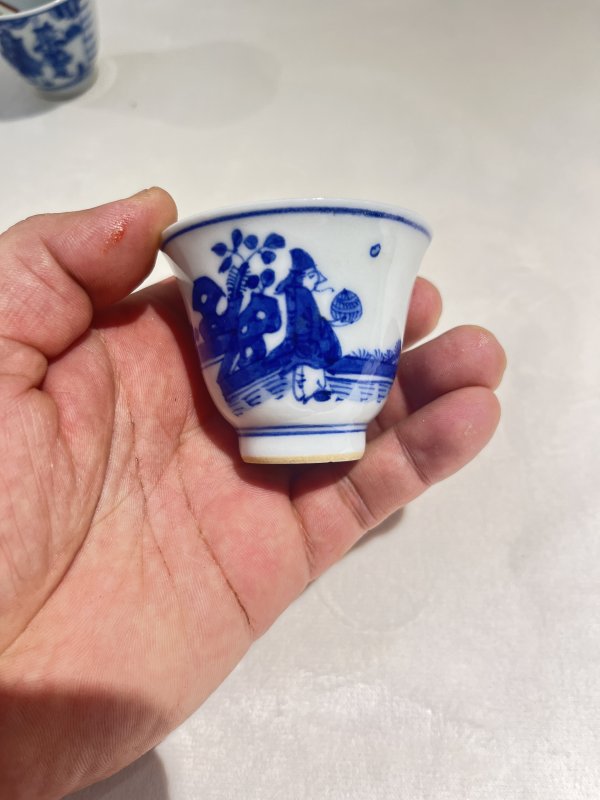青花八蛮献宝纹铃铛杯一对 - 图12