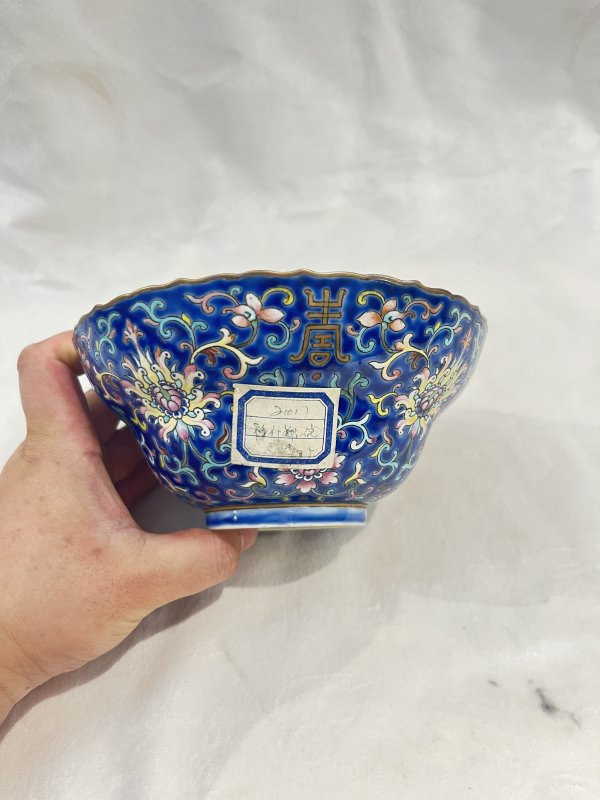 粉彩缠枝莲折腰花口碗 - 图5