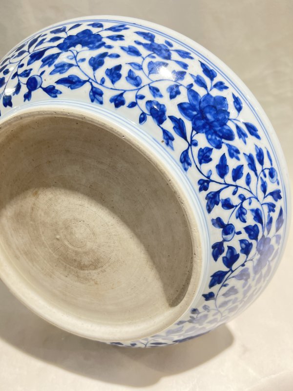 青花一把莲纹盘 - 图7