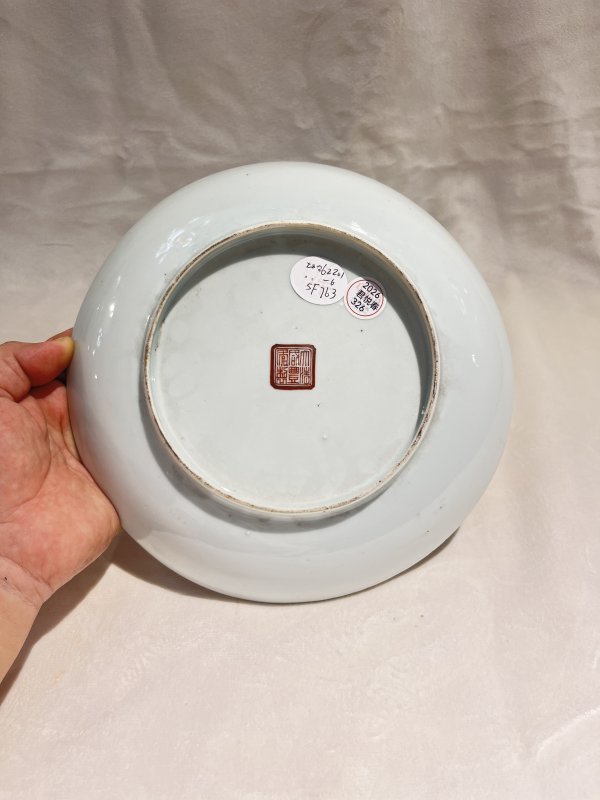 粉彩无双谱纹盘 - 图7