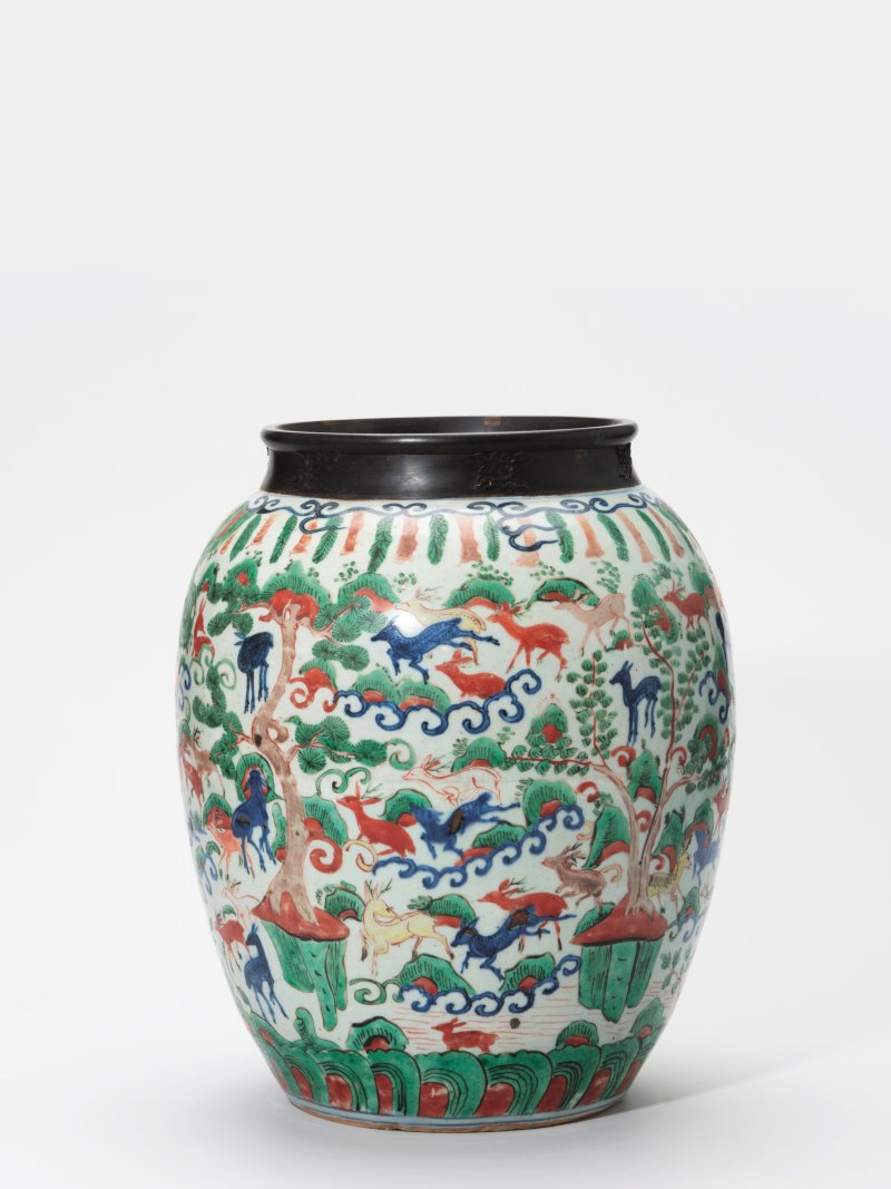 明万历 青花五彩百鹿尊