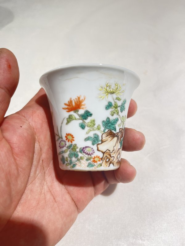粉彩花卉纹马蹄杯一对 - 图10