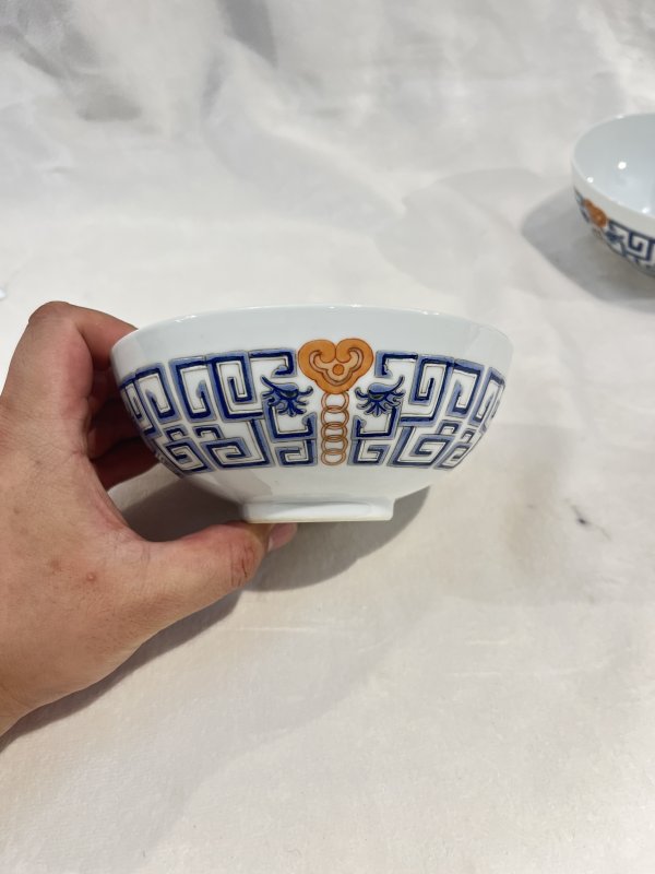 粉彩变形夔龙纹碗一对 - 图10