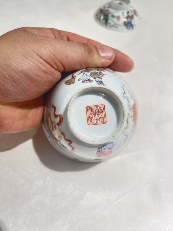 粉彩无双谱盖碗两套一组 - 图9