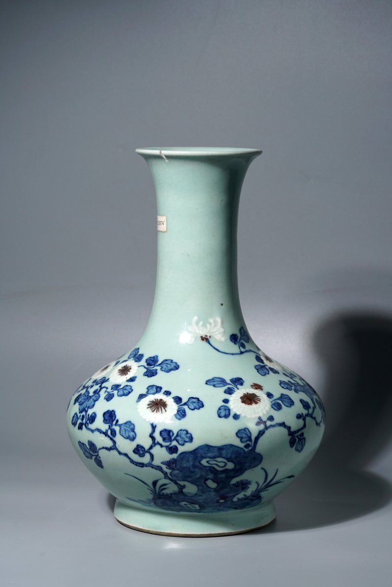 清乾隆 青釉青花釉里红重阳菊艳图撇口瓶 - 图4