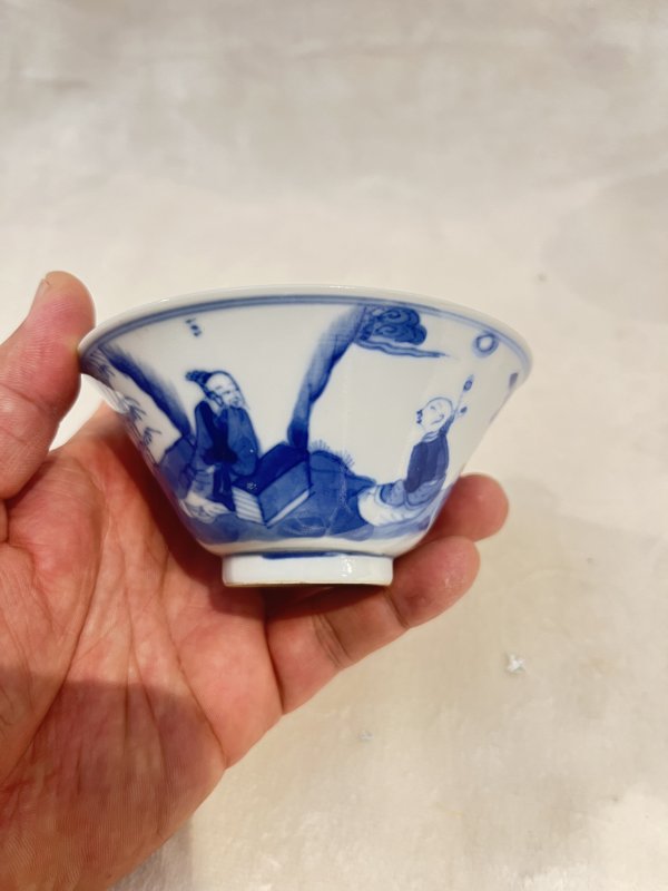 青花高仕童子纹斗笠盏一对 - 图10