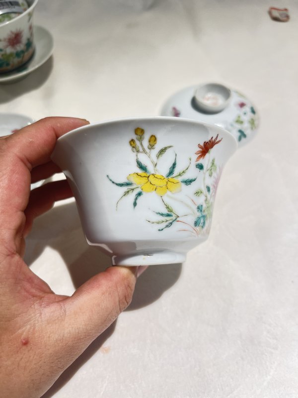 粉彩花卉纹盖碗两套一组 - 图5