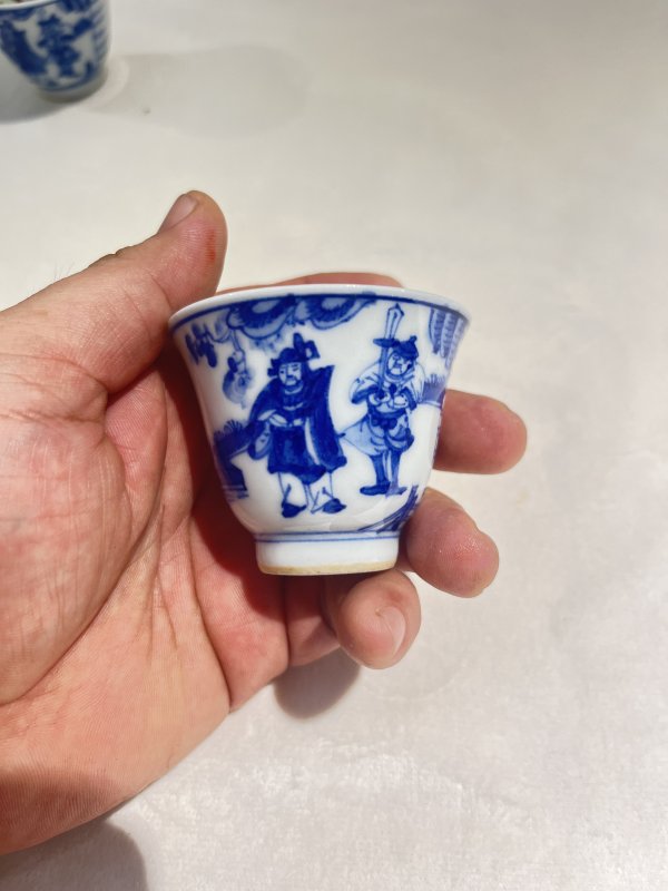青花八蛮献宝纹铃铛杯一对 - 图10