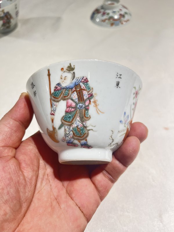 粉彩无双谱盖碗两套一组 - 图13