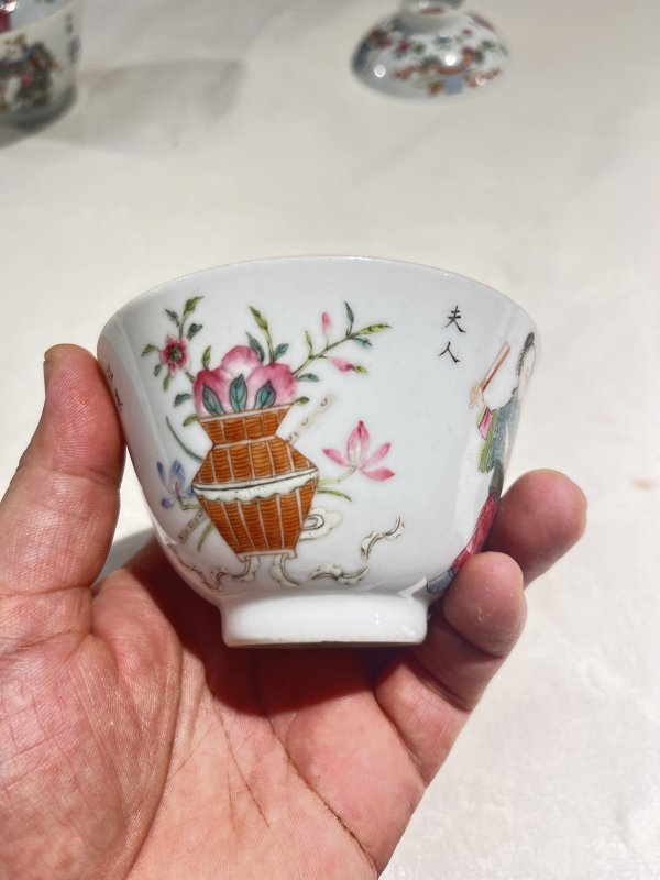 粉彩无双谱盖碗两套一组 - 图14