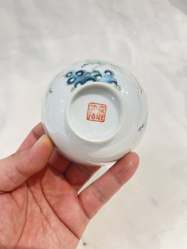 粉彩松鼠葡萄纹花口杯一对 - 图16