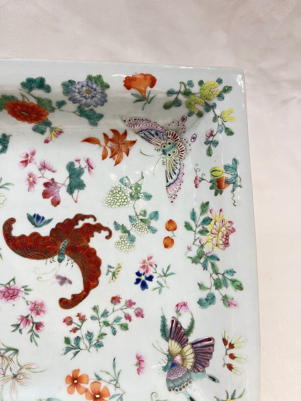 粉彩花蝶纹方盘一对 - 图14