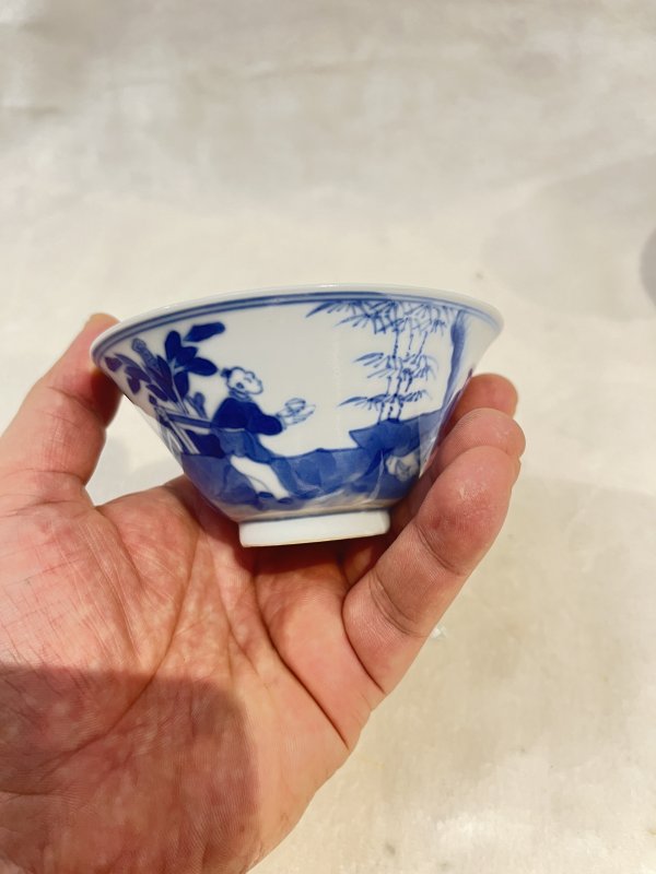 青花高仕童子纹斗笠盏一对 - 图13