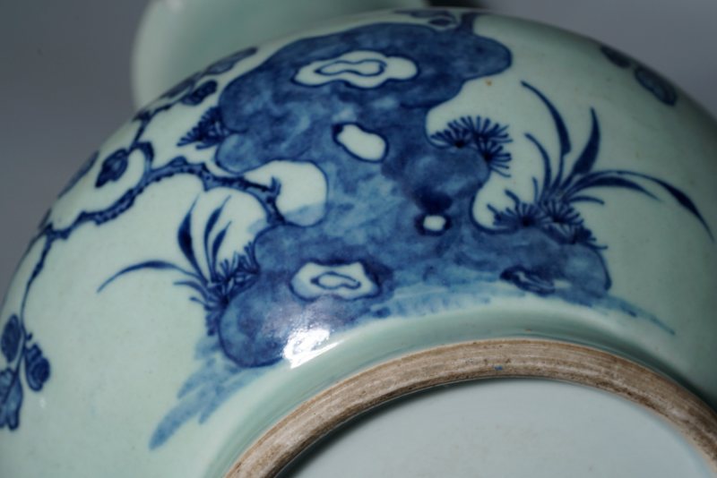 清乾隆 青釉青花釉里红重阳菊艳图撇口瓶 - 图14