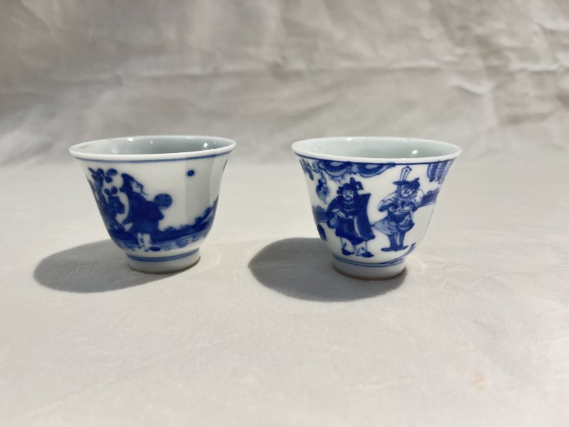 青花八蛮献宝纹铃铛杯一对 - 图3