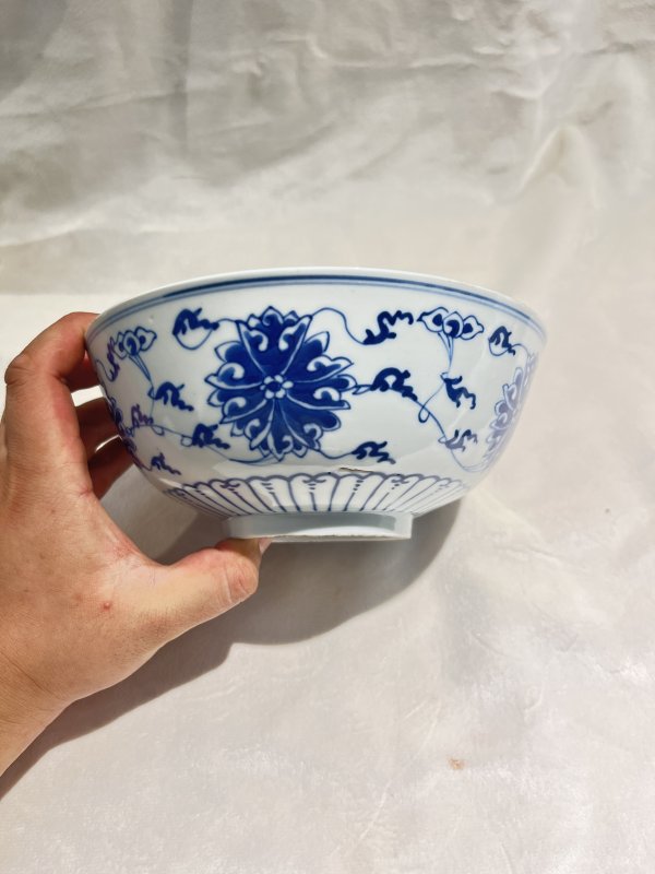 青花缠枝莲纹碗 - 图3