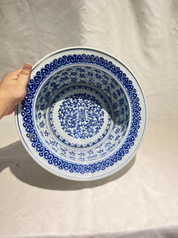 青花夔凤寿字纹折沿盆 - 图3