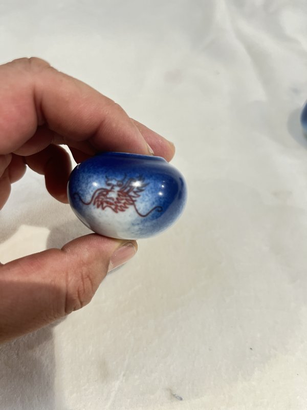 青花釉里红云龙三现纹鸟罐一套 - 图15