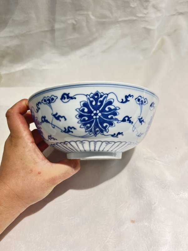 青花缠枝莲纹碗 - 图4