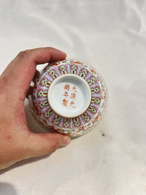 粉彩洪福齐天纹盖碗一套 - 图8