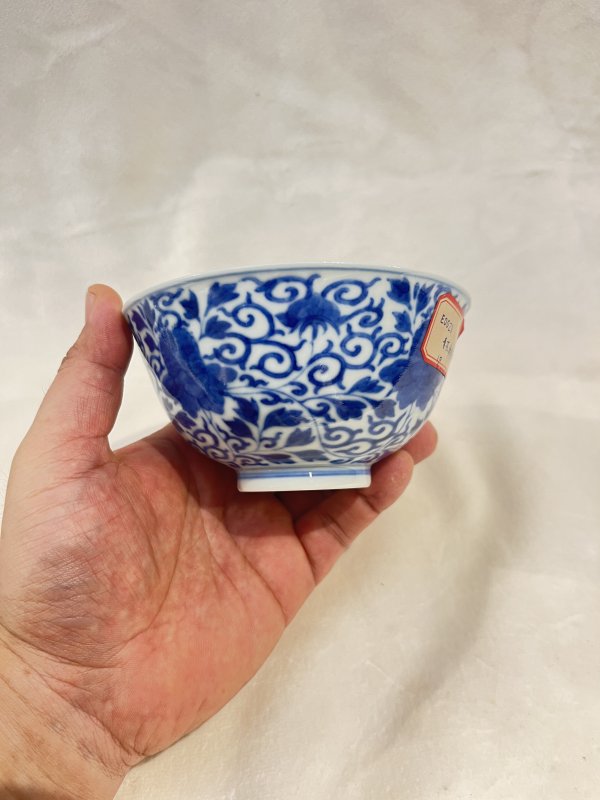青花缠枝牡丹纹碗 - 图4
