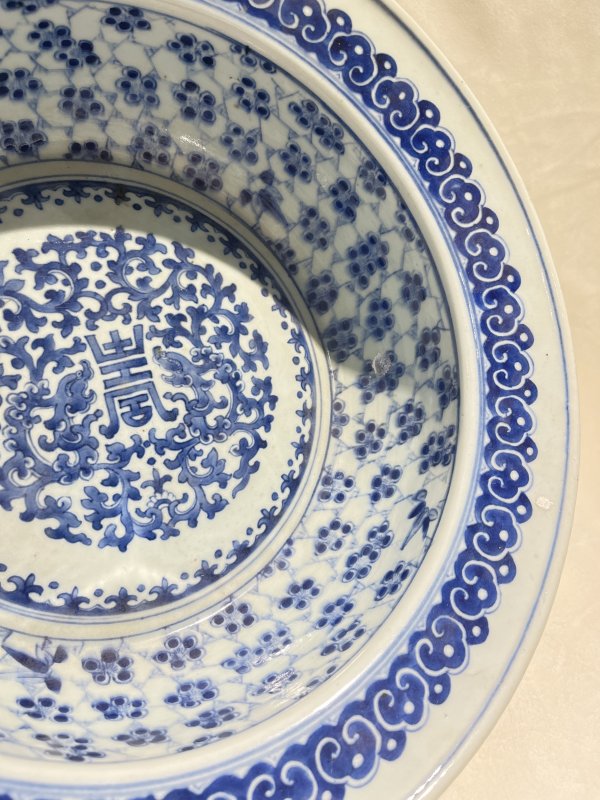 青花夔凤寿字纹折沿盆 - 图4
