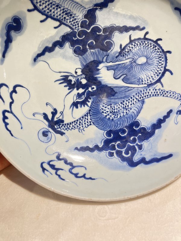青花过墙龙纹盘 - 图7