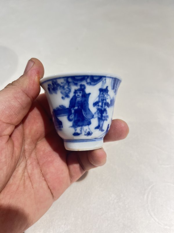 青花八蛮献宝纹铃铛杯一对 - 图6