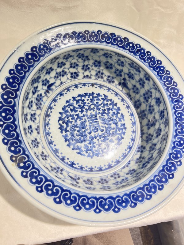 青花夔凤寿字纹折沿盆 - 图5