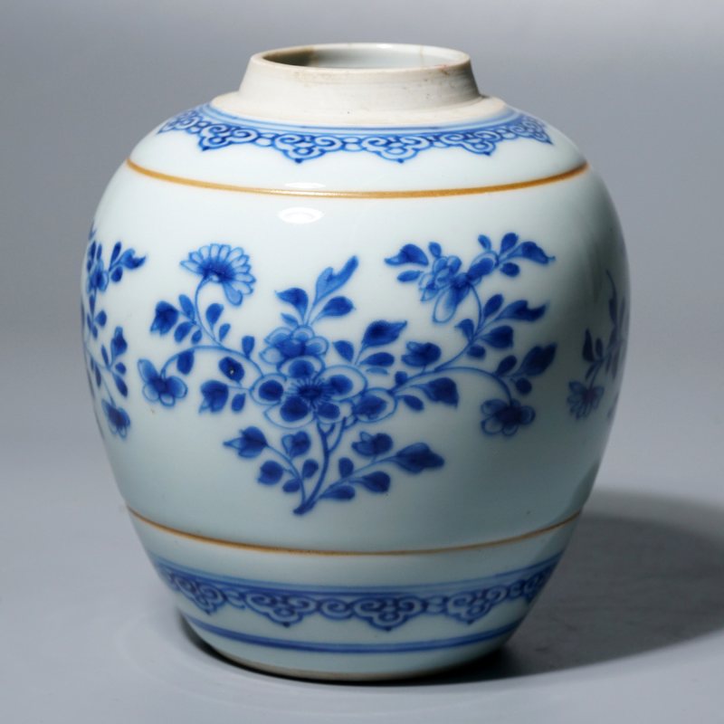 清康熙 青花折枝花卉纹罐 - 图2