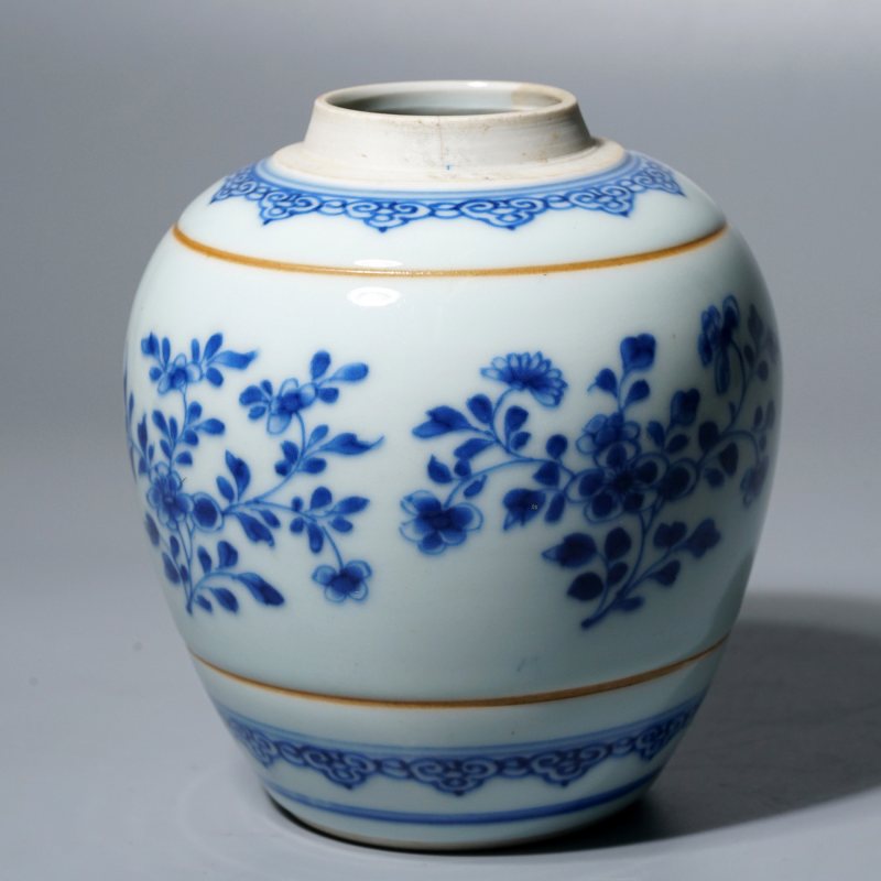 清康熙 青花折枝花卉纹罐 - 图4