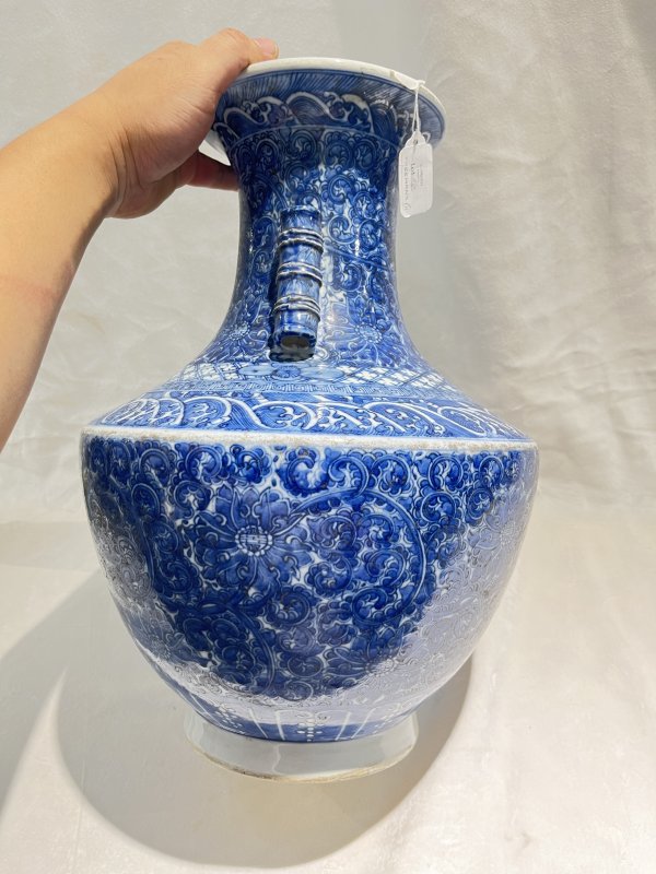 青花缠枝莲纹贯耳尊 - 图6