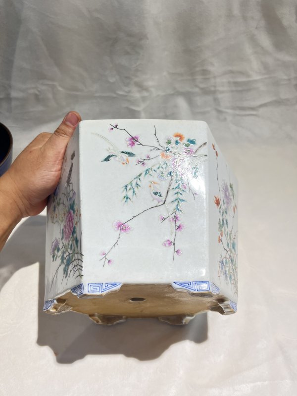 粉彩花鸟纹六方花盆 - 图6