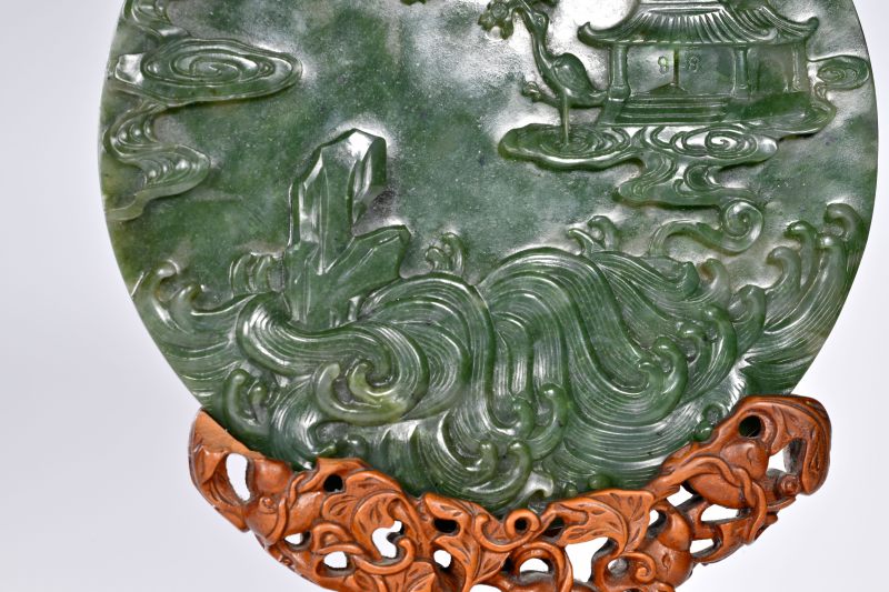 清乾隆 碧玉高浮雕海市蜃楼图圆屏 - 图5