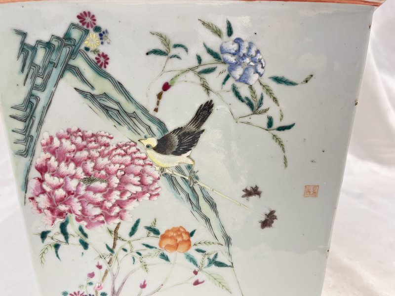 粉彩杏林春燕图长方花盆 - 图9