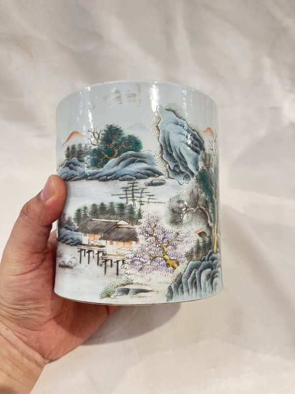 粉彩山水人物纹笔筒 - 图3