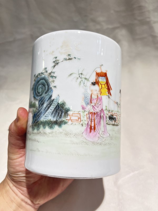 粉彩婴戏纹笔筒 - 图5