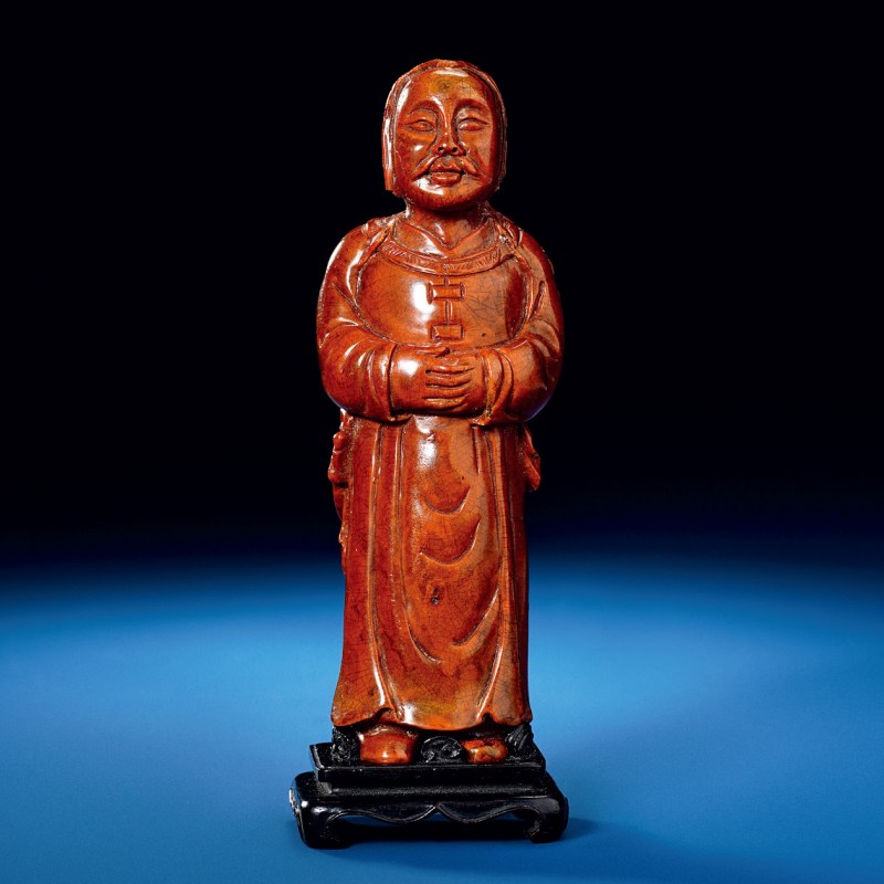 明 琥珀契丹族侍者立像