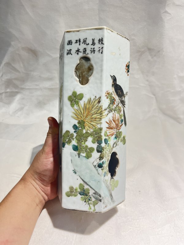 浅绛彩花鸟诗文六方帽筒 - 图3
