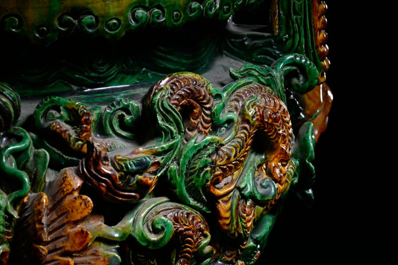 明 三彩琉璃浮雕龙纹三足熏炉 - 图7