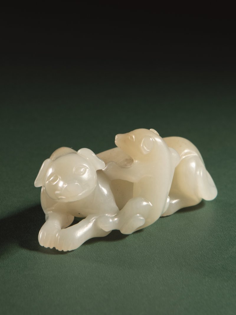 明 白玉糖色巧雕子母狗