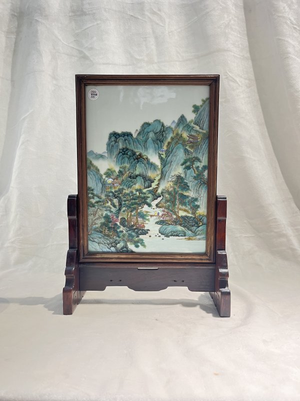 粉彩山水纹瓷板（附原装插屏） - 图3