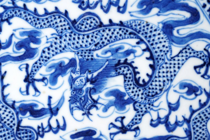 清中期 青花三龙六方瓷板插屏 - 图3